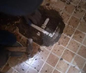 融水卫生间漏水维修公司为您分享下卫生间渗水如何处理及注意事项
